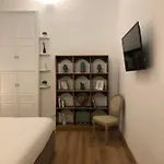 Domus Alfieri Al Colosseo * روما